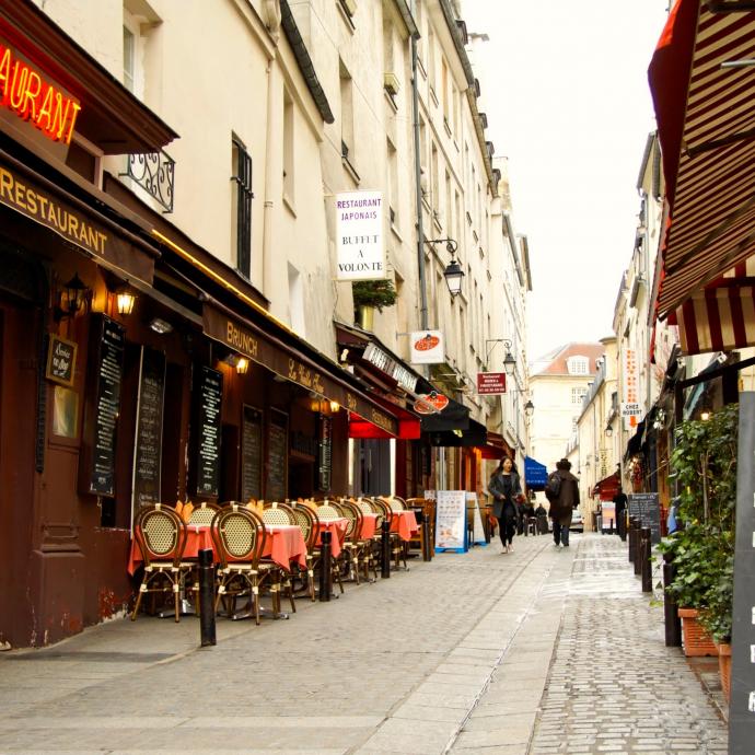 Immerse yourself in the heart of Paris